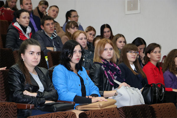 В Дрибинском районе руководство встретилось с молодыми специалистами