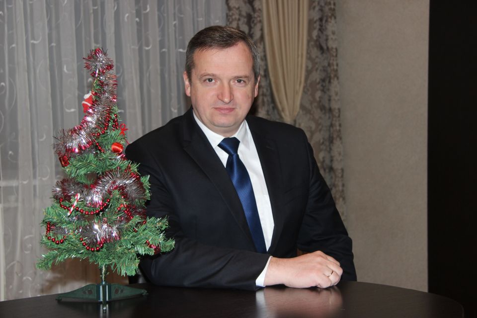 Председатель районного исполнительного комитета Дмитрий Готовчик поздравляет жителей Дрибинщины с наступающими праздниками