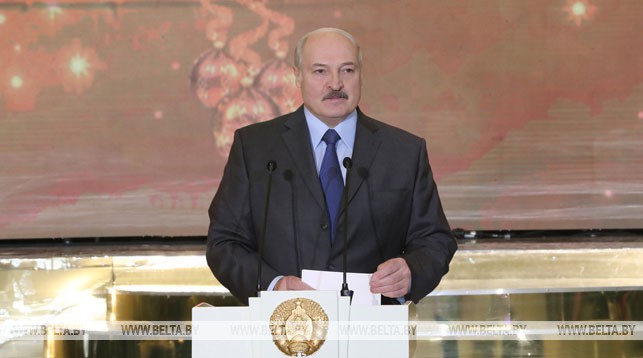 Лукашенко: Беларусь в ближайшие годы будут “пробовать на зуб”, и надо быть готовыми ответить на это