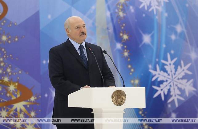 Лукашенко: Рождественский хоккейный турнир объединяет народы, несмотря на политические разногласия
