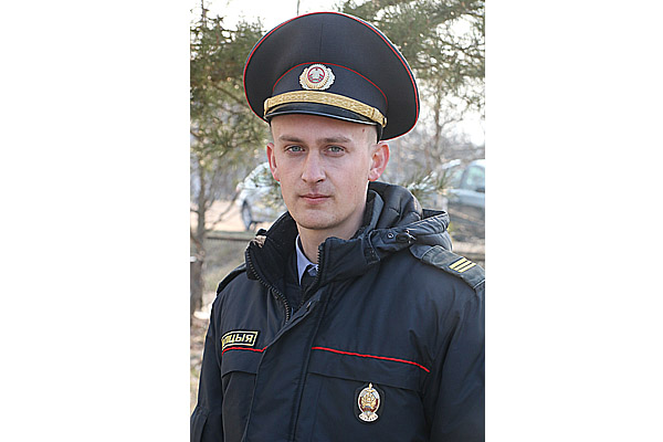 Герой дня — Антон Семякин!!! Дрибинский милиционер спас сегодня жителя Белой на пожаре