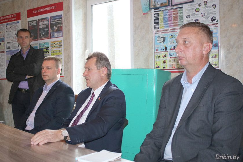 Сенатор Валерий Полищук встретился с жителями Дрибинщины