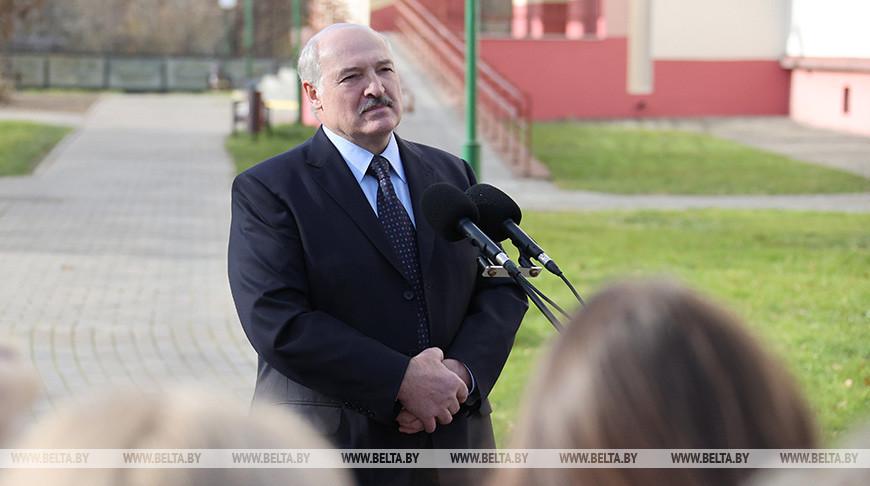 Александр Лукашенко о жилищном вопросе: людям надо дать зарплату и возможность построить квартиры