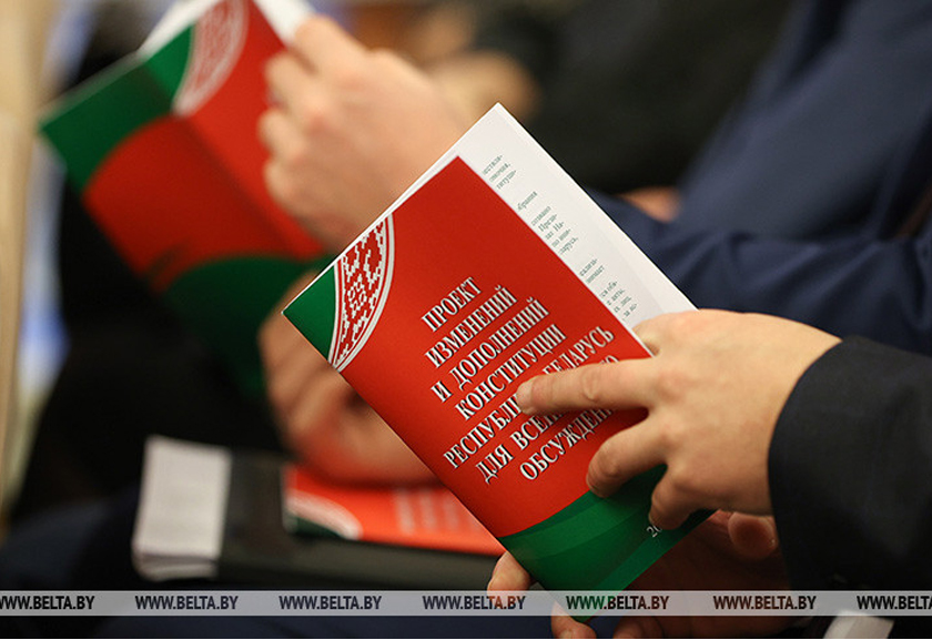Сенатор о социальной направленности Конституции: обеспечение достойного уровня и качества жизни белорусов