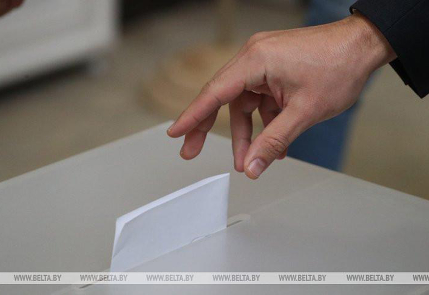 Как проживающие в РФ белорусы могут проголосовать на референдуме, разъяснило посольство Беларуси