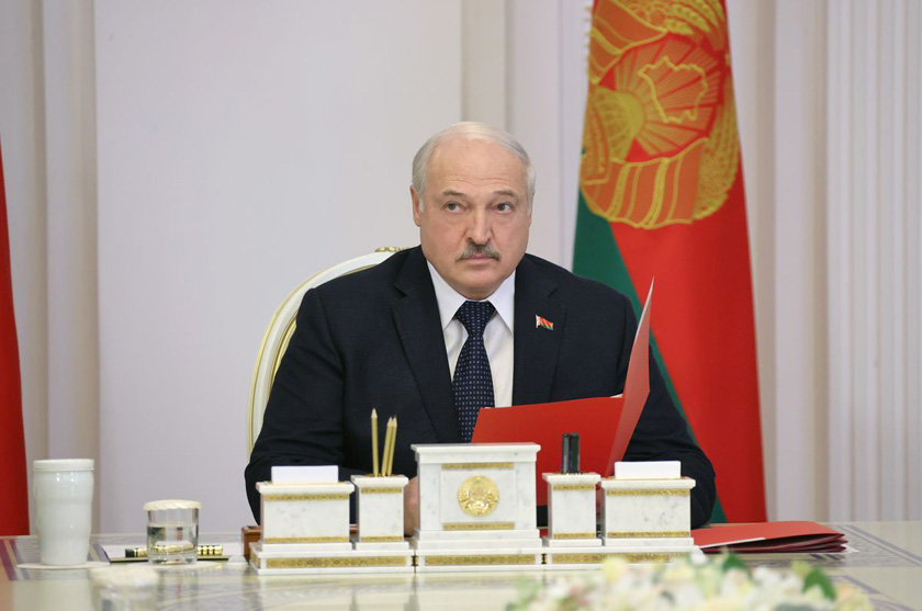 Александр Лукашенко потребовал от местных органов власти обеспечить занятость людей