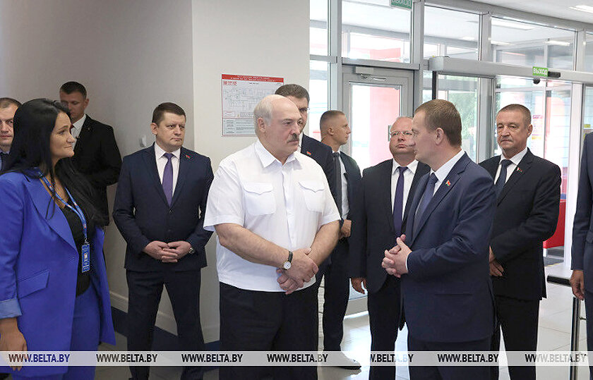 Лукашенко поручил до конца года наладить в Беларуси производство упаковки для продуктов питания