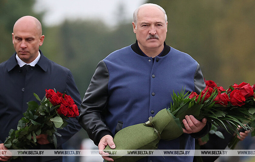 Лукашенко о реконструкции “Хатыни”: все должно быть надежно, для людей