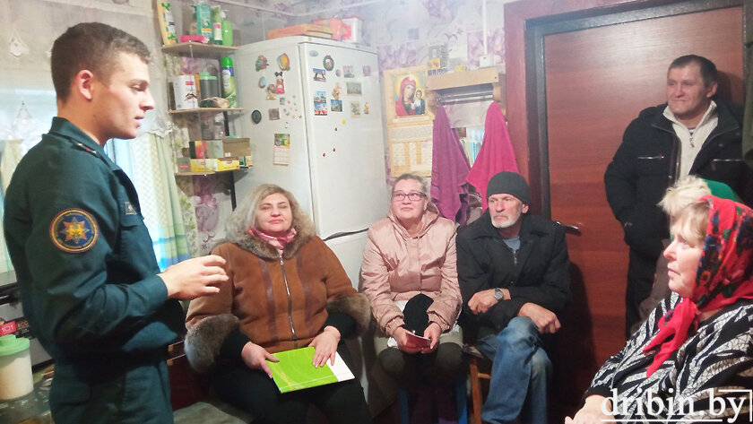 «Клуб на колесах» встретили в деревнях Головичи и Корзеево