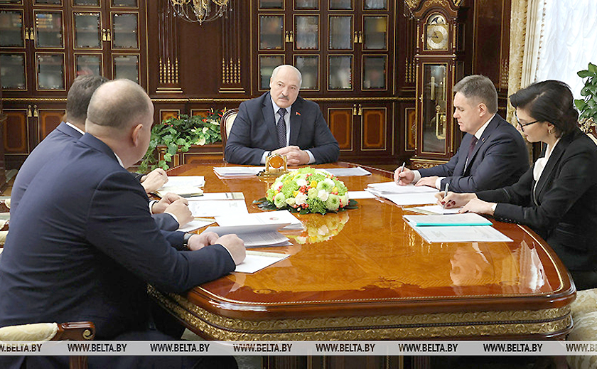 “Государство для народа, ну так народ надо лечить!” Лукашенко доклад Пиневича разбавил большой ложкой дегтя