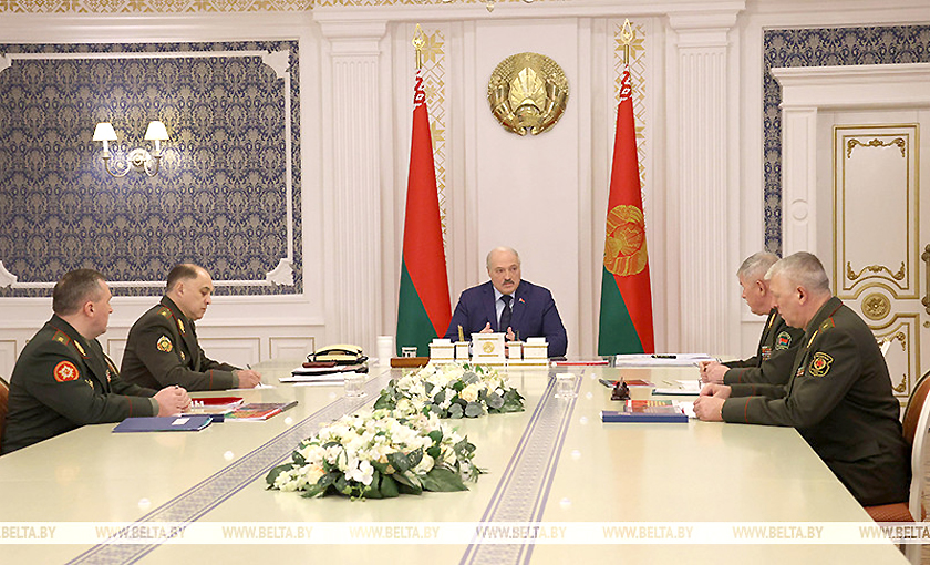 Обстановка по периметру, беженцы и армейская поддержка. Охрану госграницы обсудили у Лукашенко