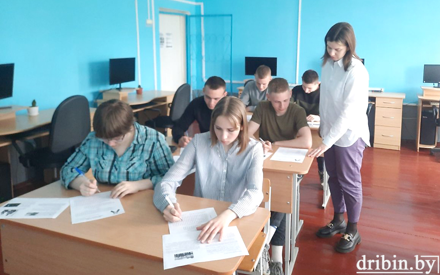 Школьники Дрибинского района приняли участие в международной просветительско-патриотической акции «Диктант Победы»