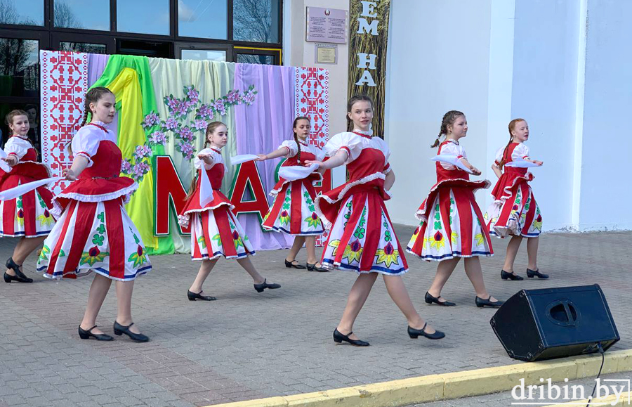 В Дрибинском районе торжественно отметили праздник Весны и Труда. Фоторепортаж