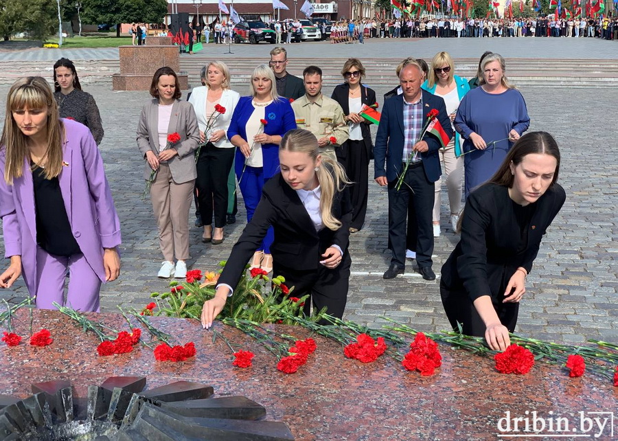 Делегация Дрибинского района участвовала в акции “Символ Единства” в Могилеве