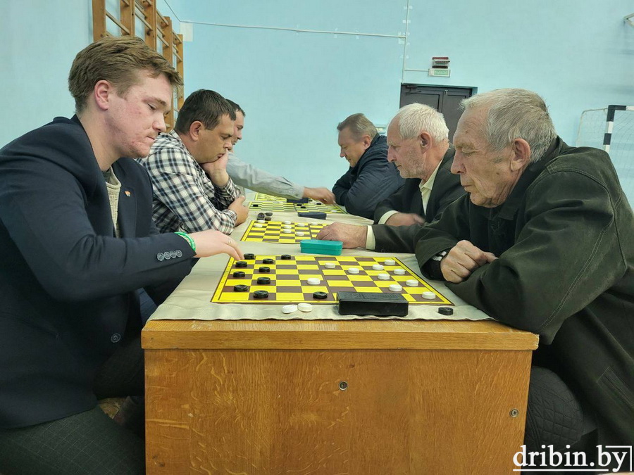В Дрибине состоялись соревнования по шашкам среди коллективов организаций района