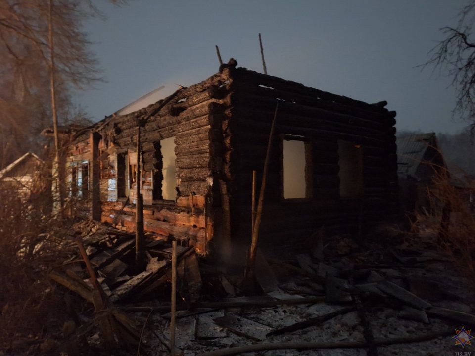 На пожаре в деревне Белая погиб пенсионер