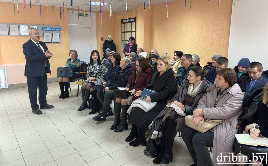 В Пудовне прошла встреча представителей власти района с трудовыми коллективами агрогородка