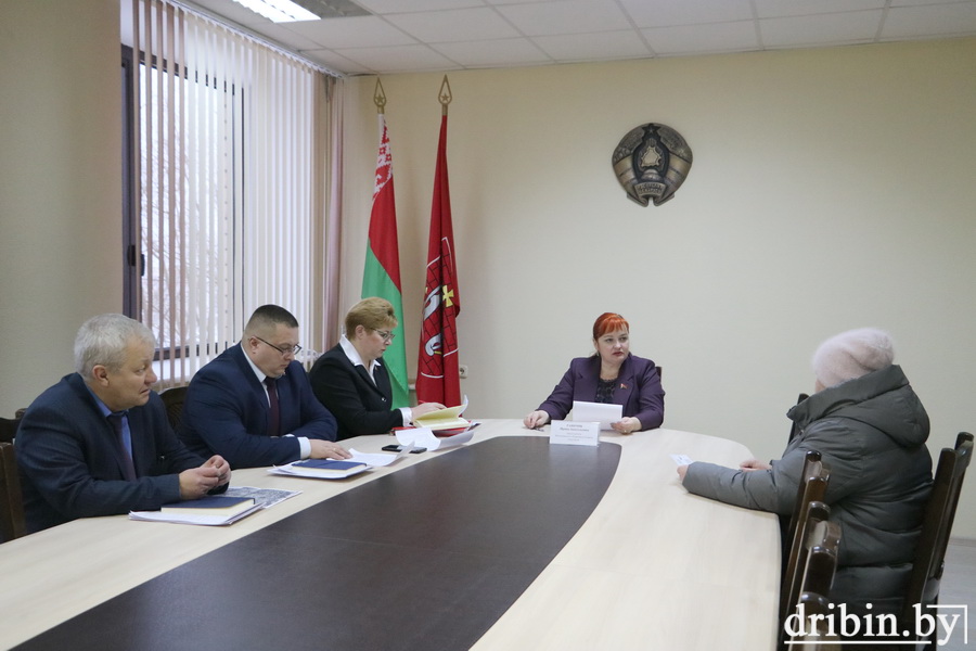 Глава депутатского корпуса области Ирина Раинчик провела прием граждан в Дрибине