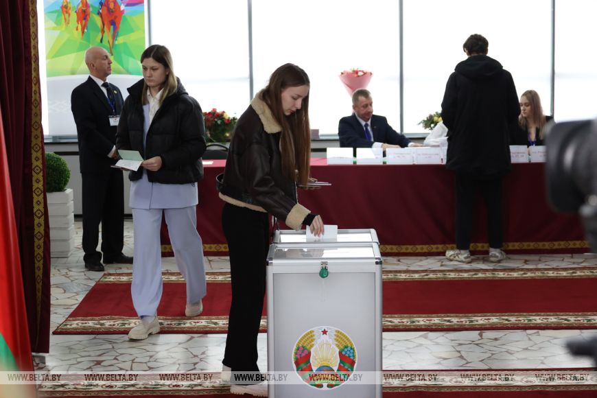 Лукашенко: нигде в мире открытых, честных, принципиальных выборов, как в Беларуси, нет