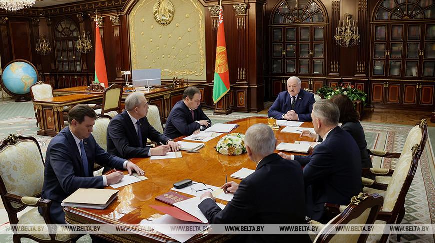 “Должно быть торжественно и содержательно”. Подготовку к заседанию ВНС обсудили у Лукашенко