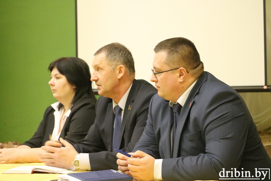 Руководство Дрибинского района обсудили насущные вопросы с жителями поселка Белая