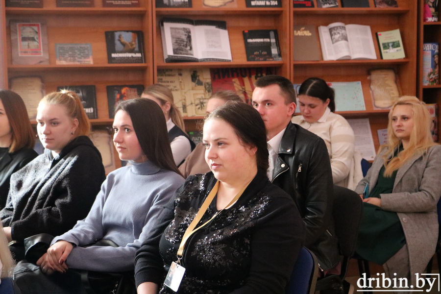 Руководство Дрибинского района встретилось с молодыми специалистами. Тема обсуждения — брачно-семейные отношения