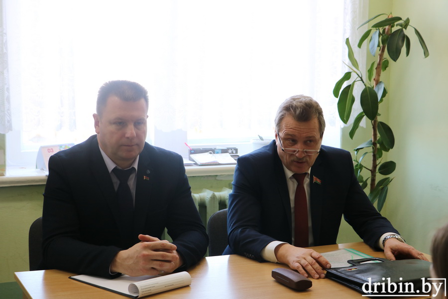 Сенатор посетил трудовые коллективы Дрибинского района
