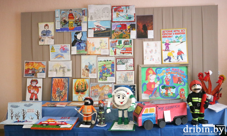 “Спасатели глазами детей”. Выставка творческих работ прошла в Дрибинском Центре детского творчества