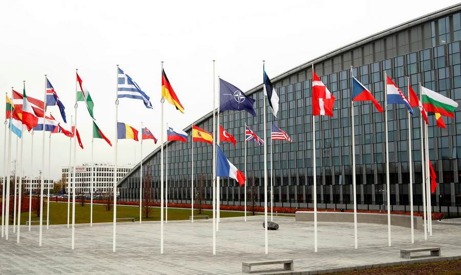 НАТО возвращается к схемам холодной войны