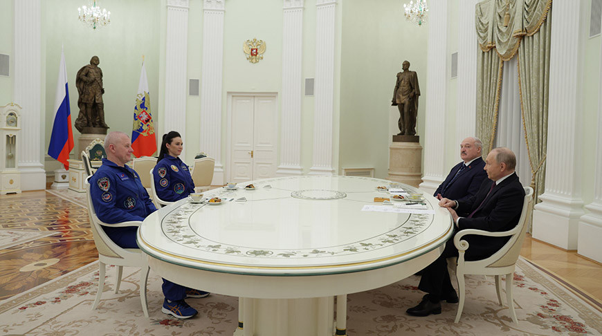 “Это и есть наше единство”. Лукашенко и Путин встретились в Кремле с Василевской и Новицким