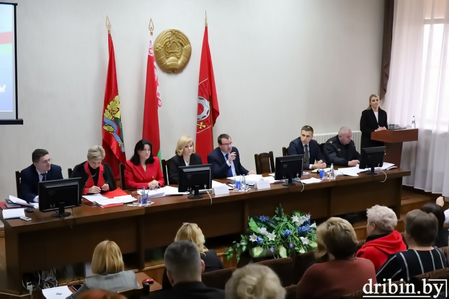 Итоги социально-экономического развития за первый квартал 2024 года обсудили на заседании Дрибинского райисполкома
