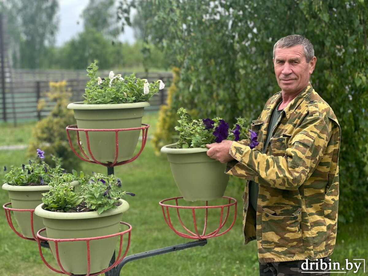 В Дрибинской средней школе к благоустройству территории подошли креативно и с душой