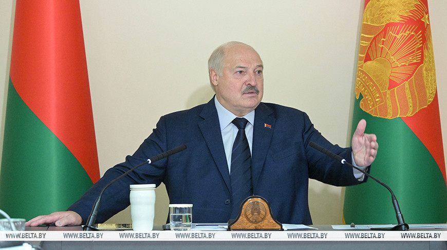 “Отдача минусовая!” Лукашенко раскритиковал работу “Беларусьфильма”