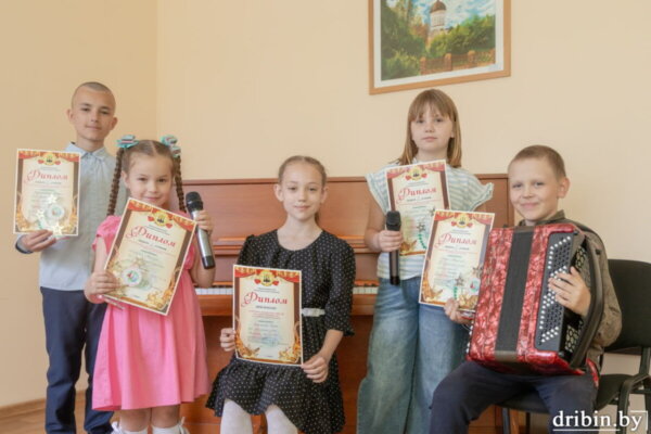Учащиеся Дрибинской ДШИ успешно выступили на фестивале «Славянскі карагод»