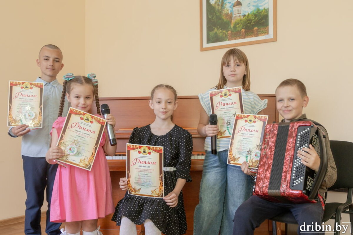 Учащиеся Дрибинской ДШИ успешно выступили на фестивале «Славянскі карагод»