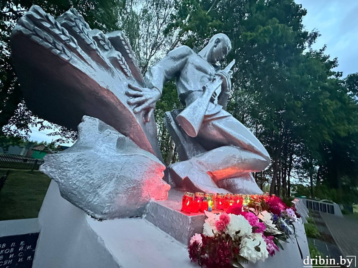 22 июня — День всенародной памяти жертв Великой Отечественной войны и геноцида белорусского народа.