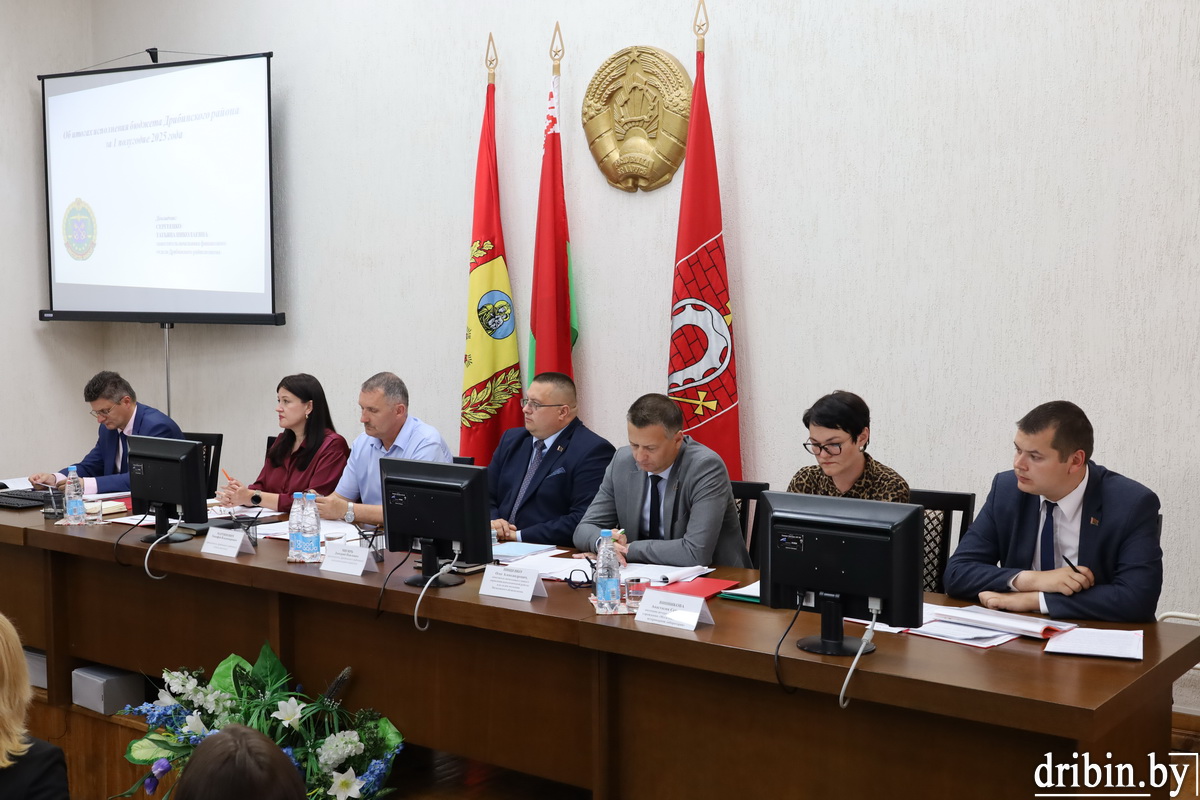 Итоги работы за первое полугодие 2025 подвели в Дрибинском райисполкоме