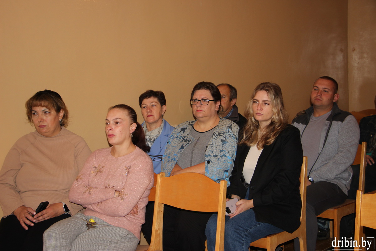 Информационно-пропагандистская группа под руководством председателя Дрибинского райсовета депутатов Тимофея Мартиновича провела встречи с населением