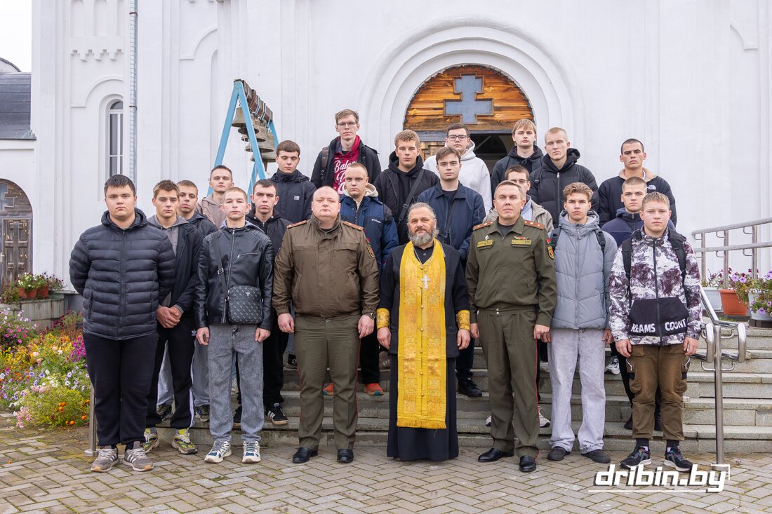 Призывники из Дрибинского района принимали поздравления и напутствия