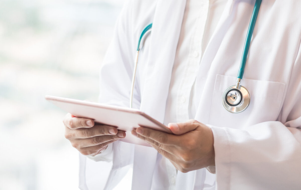 Какие симптомы инсульта бывают чаще всего, рассказал невролог