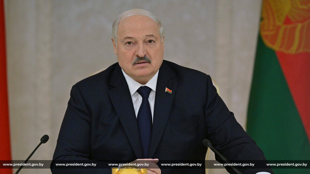 Лукашенко: Беларусь будет вести диалог с Россией по строительству новой АЭС