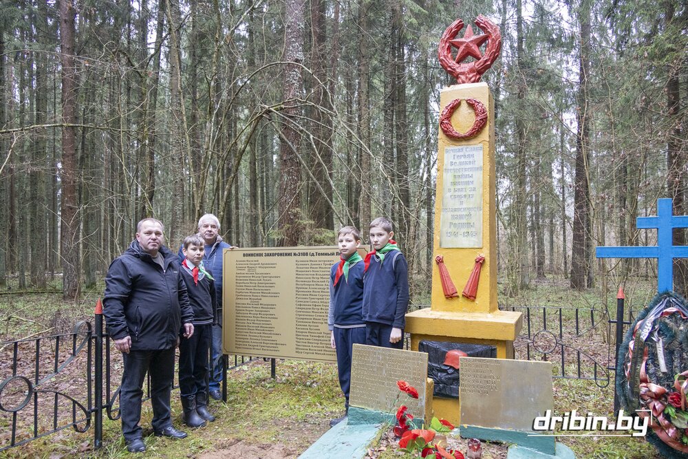 В Михеевском сельском Совета навели порядок на всех воинских захоронениях