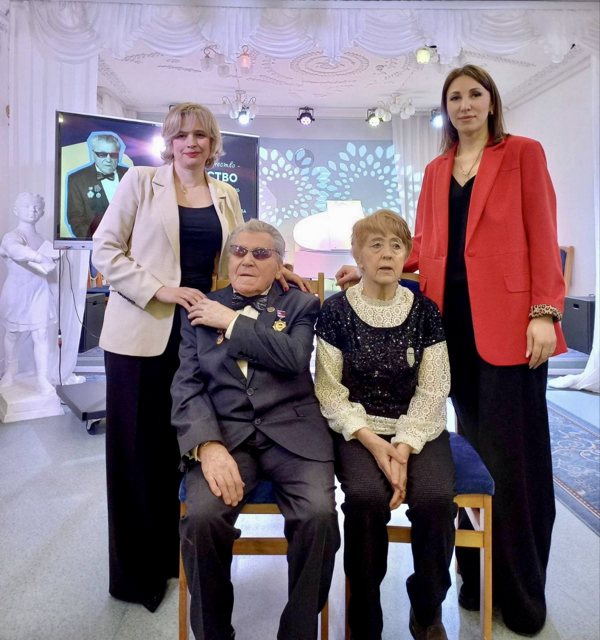 Известный поэт, Почетный гражданин Дрибинского района Виктор Кудлачев отметил 90-летний юбилей