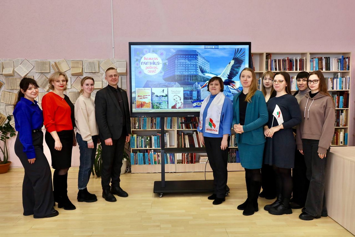 Дрыбінская цэнтральная раённая бібліятэка далучылася да праекту &laquo;Кожная пятніца &mdash; роднае, сваё&raquo;