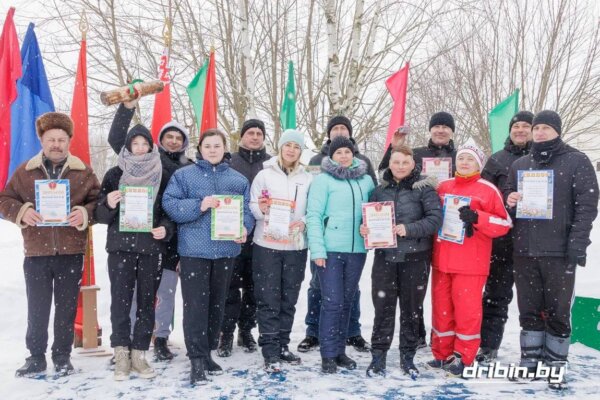 Озеро «Капелька» в райцентре стало местом народных забав и зимнего спорта.