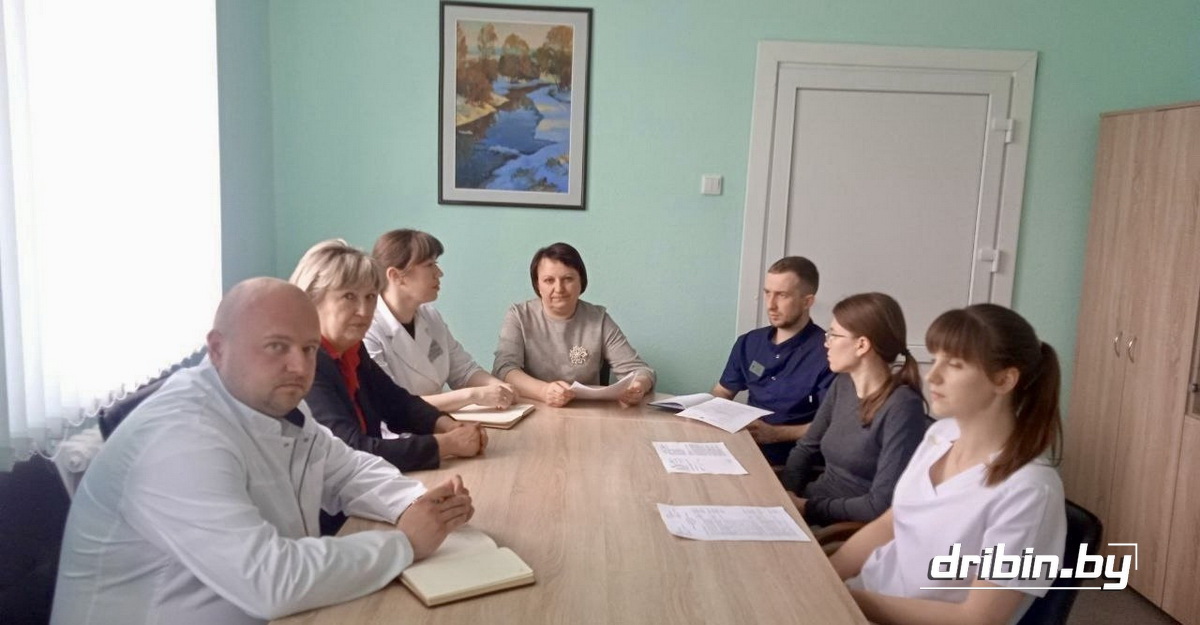 Вакцинацию населения Дрибинского района обсудили во время круглого стола в районной больнице
