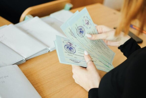 В Беларуси заработала электронная очередь для подачи документов в вузы: как записаться
