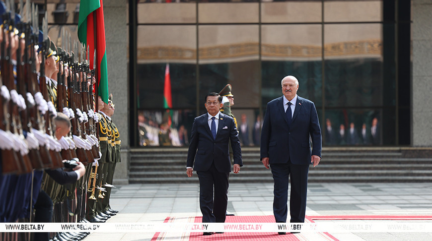 Лукашенко и Мин Аун Хлайн встретились для переговоров во Дворце Независимости