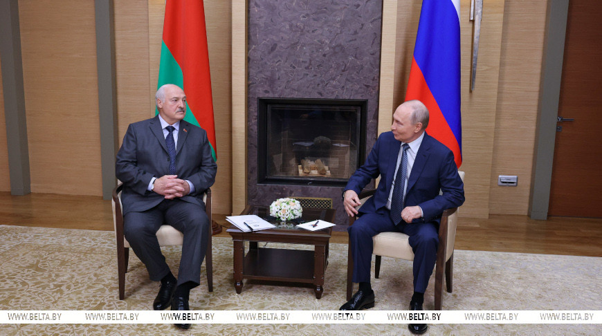 Лукашенко на встрече с Путиным позитивно оценил совместную работу правительств Беларуси и России