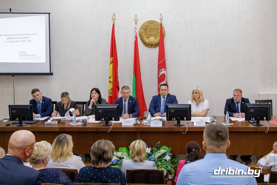 Вектор на развитие: в Дрибинском райисполкоме подвели итоги полугодия и наметили бюджетные приоритеты